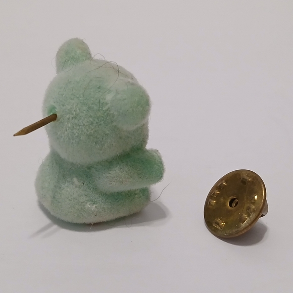 Vintage 80’s Fuzzy Teddy Bear Pin Mint Green 💚 Lapel Pin 80s Nostalgia Taiwan - Picture 2 of 8